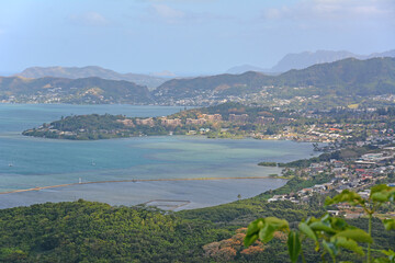 Fototapeta na wymiar View of Kaneohe Bay to Kailua on the windward side of Oahu in Hawaii. 