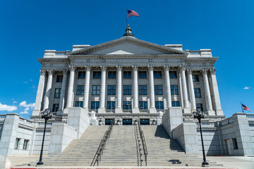 Fototapeta na wymiar Utah State Capitol Building on a Sunny Spring Day