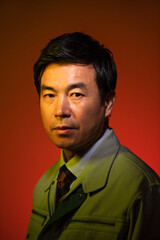 作業服を着た50代ビジネスマン