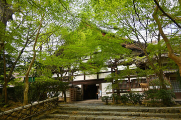 Fototapeta na wymiar 春の京都市世界遺産龍安寺の庫裡