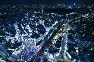 東京都渋谷スカイから見る渋谷の夜景とスクランブル交差点