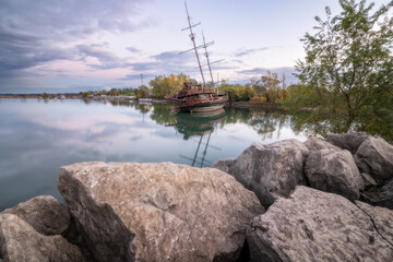 The wreckage of La Grande Hermine