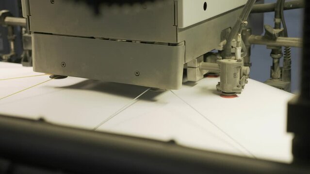 printing of coloured newspapers with an offset printing machine at a printing press