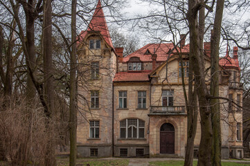 Obraz premium Urban exploration in an old abandoned hospital in a historic mansion in Poland - Urbex in Turczynek