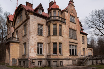 Urban exploration in an old abandoned hospital in a historic mansion in Poland - Urbex