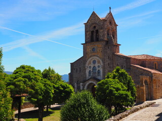 Fototapeta na wymiar Frias, bonito pueblo medieval con su castillo, en la provincia de Burgos. España. 