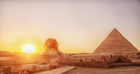 Sphinx and pyramids Giza, Egypt sunset sky Main tourist view - obrazy, fototapety, plakaty