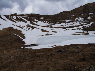 Hiking Neddis mountain to get Dimon lake