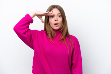 Fototapeta premium Young caucasian woman isolated on white background has realized something and intending the solution