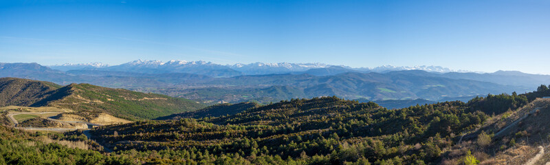 Fototapeta na wymiar Panoramic photo of the Aragonese Pyrenees seen from the port of Monrepós