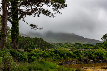 Ring of Kerry - Killarny National Park - Wolken in den Bergen