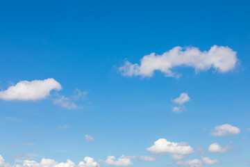 Fototapeta na wymiar blue sky and white clouds or cloudscape.