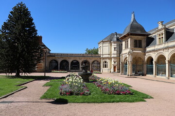 Le pavillon Anne de Beaujeu, bâtiment du château des ducs de Bourbon, vu de l'extérieur, ville...
