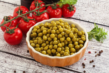 Canned sweet green peas conserve