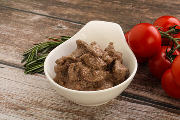 Soft chicken liver with cream