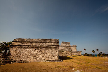 メキシコ・マヤ城壁都市のトゥルム遺跡