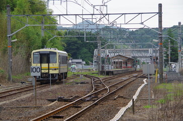 Fototapeta na wymiar 駅と電車