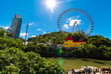 sole a roda gigante de Balneário Camboriú Santa Catarina Brasil