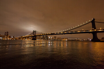 ニューヨーク・ブルックリンブリッジの夜景