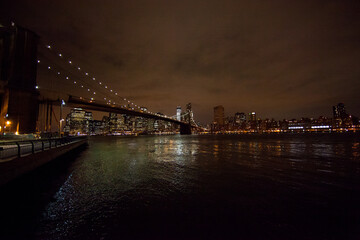 Fototapeta na wymiar ニューヨーク・ブルックリンブリッジの夜景