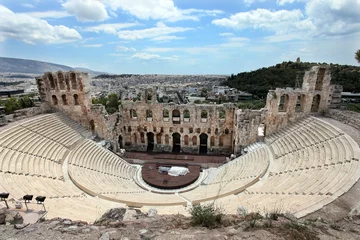 Gardinen Odeon of Herodes Atticus Theater in Acropolis, Athens, Greece. The building was completed in AD 161 and then renovated in 1950.  © Cenk