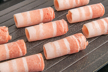 얇게 썰어 먹기 편리한 고기