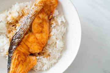 Grilled Salmon with Soy Sauce Rice Bowl
