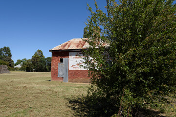 Fototapeta na wymiar Old building in Maldon, Victoria, Australia