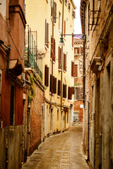 Fototapeta na wymiar ベネチアの古い街並み