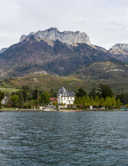 Paysage du lac d'Annecy en Savoie France