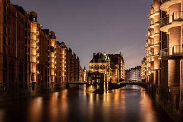 Wasserschloss bei Nacht