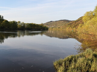 Landschaft der Mosel im Frühling, Deutschland 