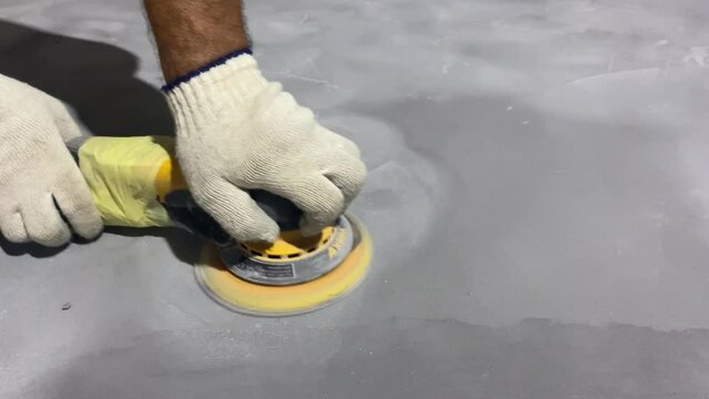 Floor grinding for decorative microcement finishing