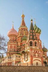 Fototapeta na wymiar The ancient Pokrovsky Cathedral (St. Basil's Cathedral) on Red Square in Moscow