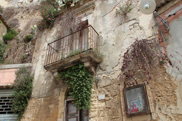 ancient houses in ragusa in sicily (italy)  - obrazy, fototapety, plakaty