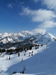 Fototapeta na wymiar Skiing in the snowy slopes of Schladming in the Austrian Alps
