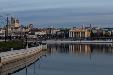 Fototapeta premium view of Cheboksary bay on an April evening