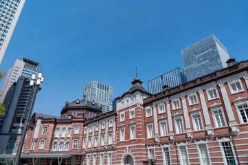 東京都千代田区丸の内のビジネス街の都市景観