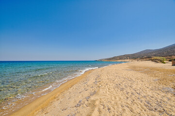 Fototapeta na wymiar Psathi beach in Ios island, Greece