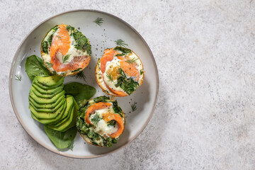 Egg muffins with salmon, spinach and cheese