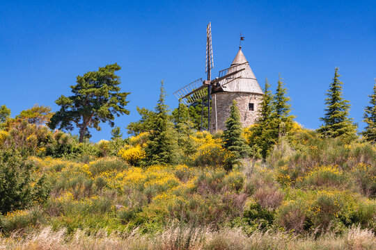 Montfuron Windmill in Provence. Summer in the Luberon Natural Regional Park. Alpes-de-Haute-Provence, France