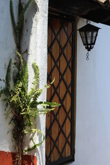 Entrada a casa en callejón