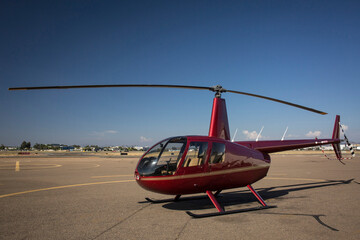 Obraz na płótnie Canvas Red helicopter landed in San Diego 
