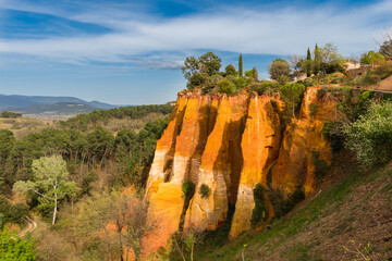 Die Ockerfelsen in Roussillon (Vaucluse); Provence; Frankreich - obrazy, fototapety, plakaty