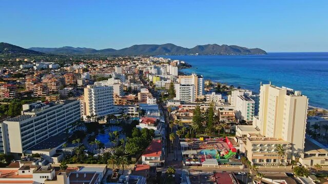 FLying through Cala Bona, Mallorca
Aerial Video