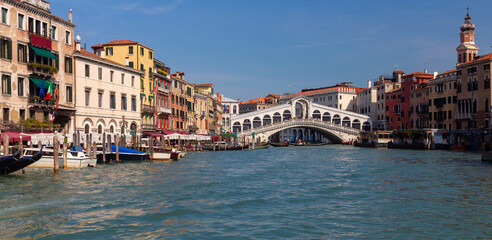 Fototapeta na wymiar Venice. Rialto Bridge on a sunny day.
