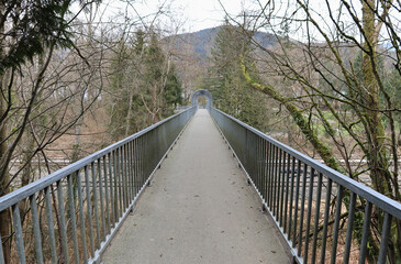 Obraz premium Passage with perspective over the railway tracks