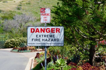 Danger sign extreme fire danger santa monica moutains ventura county