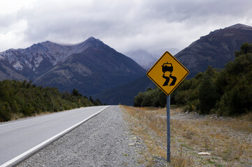 Curvas sinalizadas na rota dos 7 lagos