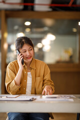 japanese, asian, coworking space, data, financial, consulting, laptop, economics, diagram, performance, statistics, report, analyst, growth, analytic, brainstorm, brainstorming, business, businesswoma